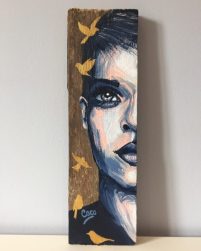 peinture-tableau-bois-demi-portrait-motif-dore-oiseau