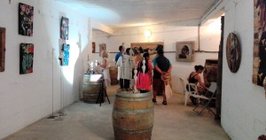 Festival Fine en Bulles exposition d'art et dégustation de champagnes chez les vignerons de Crouttes sur Marne